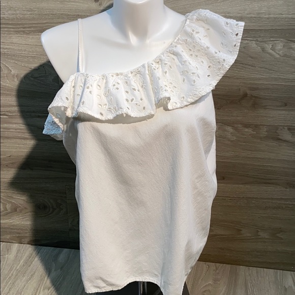 Old Navy Tops - Old navy eyelet one shoulder ruffle top